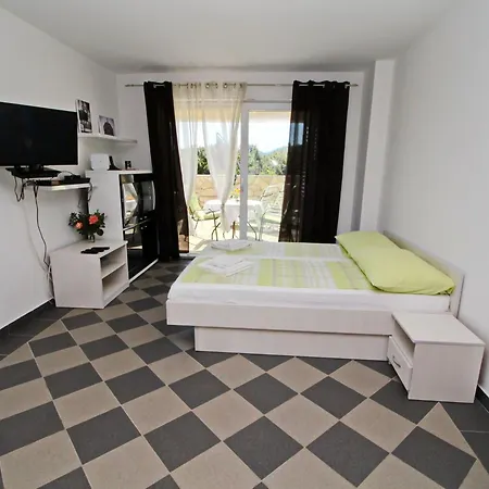 Gusti - With Terrace And Sea View * Drače