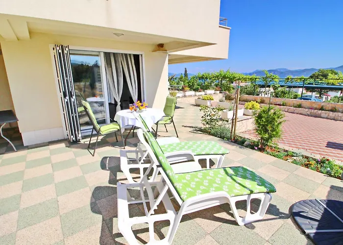 Lägenhet Gusti - With Terrace And Sea View Drače
