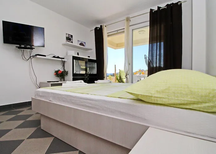 Gusti - With Terrace And Sea View *