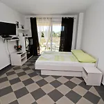 Gusti - With Terrace And Sea View * Drače