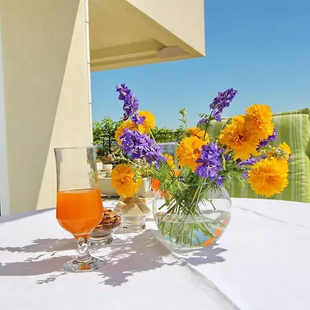 Gusti - With Terrace And Sea View アパート *